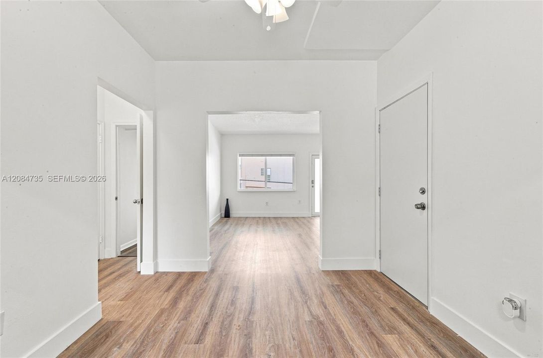 For Rent: $2,450 (2 beds, 2 baths, 11400 Square Feet)