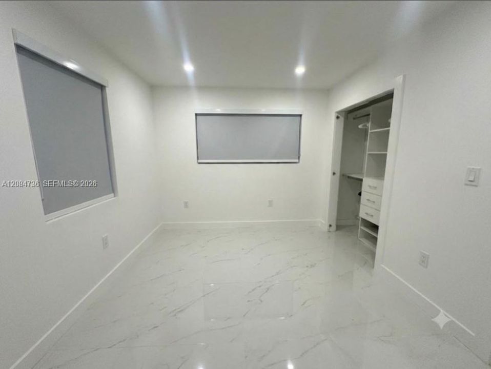 For Rent: $3,150 (3 beds, 1 baths, 1824 Square Feet)