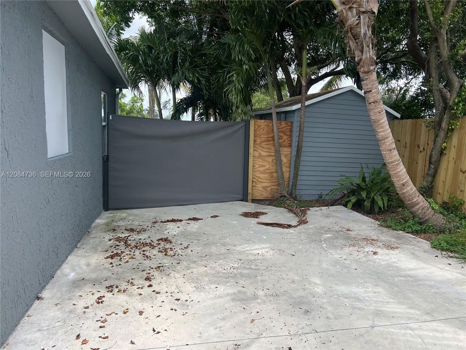 For Rent: $3,150 (3 beds, 1 baths, 1824 Square Feet)
