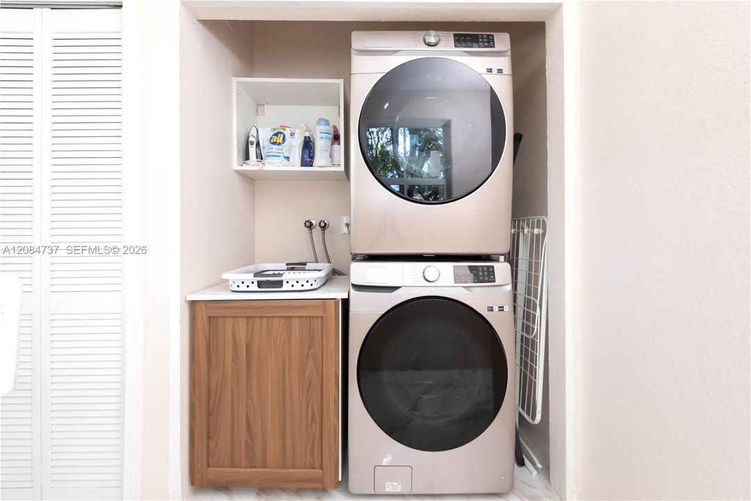 В аренду: $3,450 (3 спален, 3 ванн, 1460 Квадратных фут)