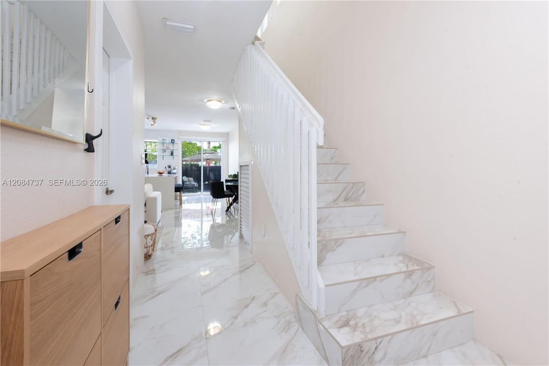 В аренду: $3,450 (3 спален, 3 ванн, 1460 Квадратных фут)