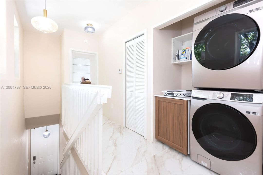 В аренду: $3,450 (3 спален, 3 ванн, 1460 Квадратных фут)