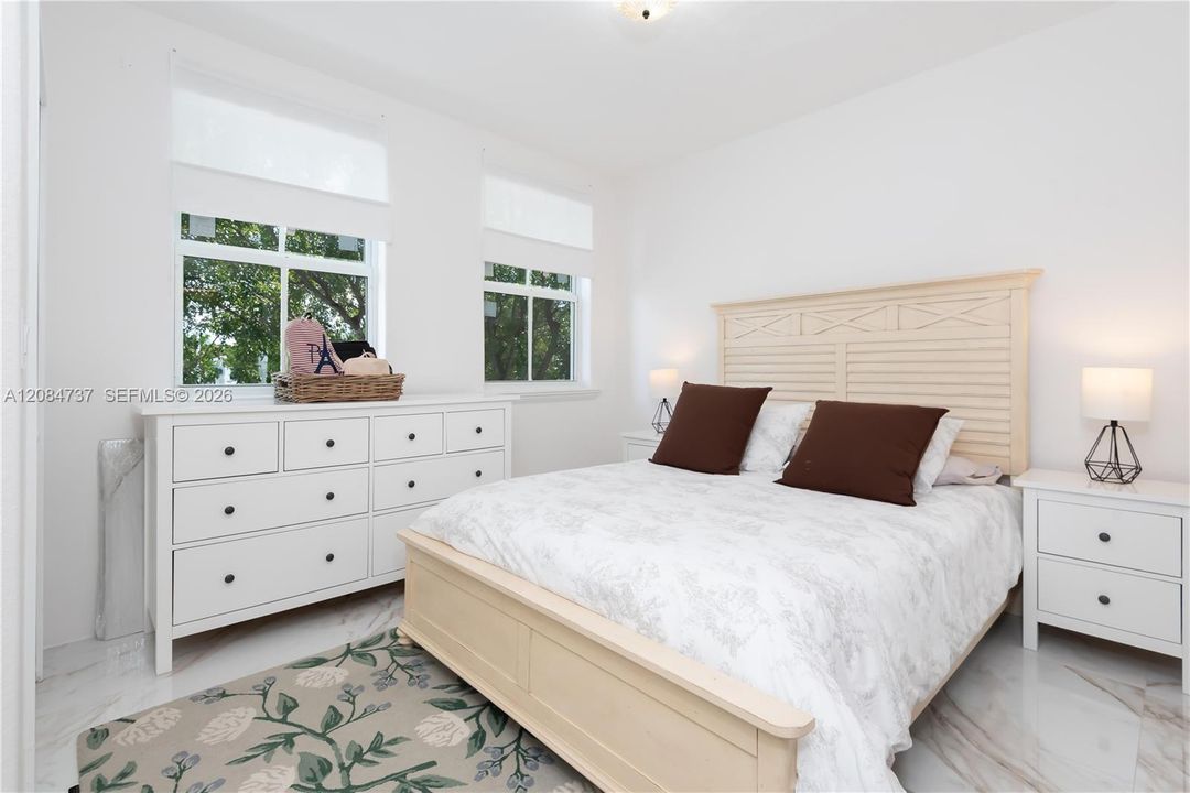 В аренду: $3,450 (3 спален, 3 ванн, 1460 Квадратных фут)
