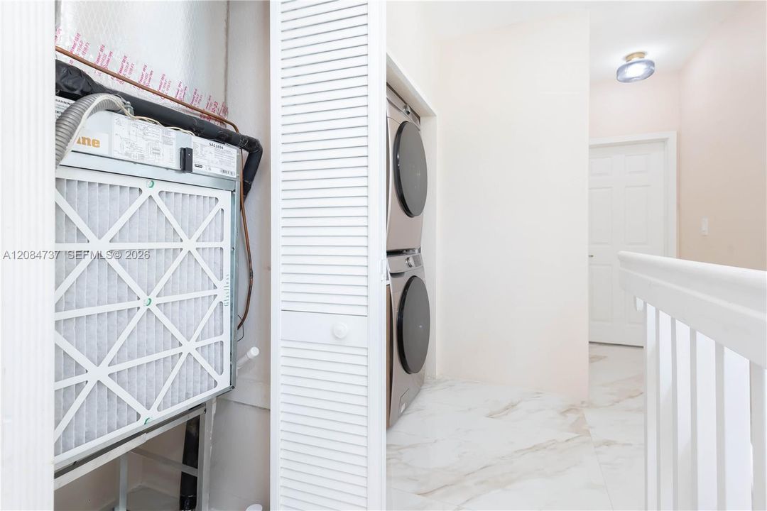 В аренду: $3,450 (3 спален, 3 ванн, 1460 Квадратных фут)