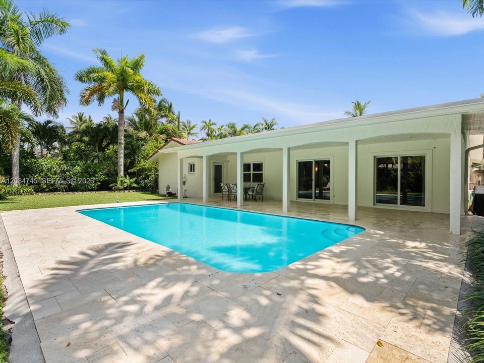 На продажу: $1,250,000 (3 спален, 2 ванн, 1836 Квадратных фут)