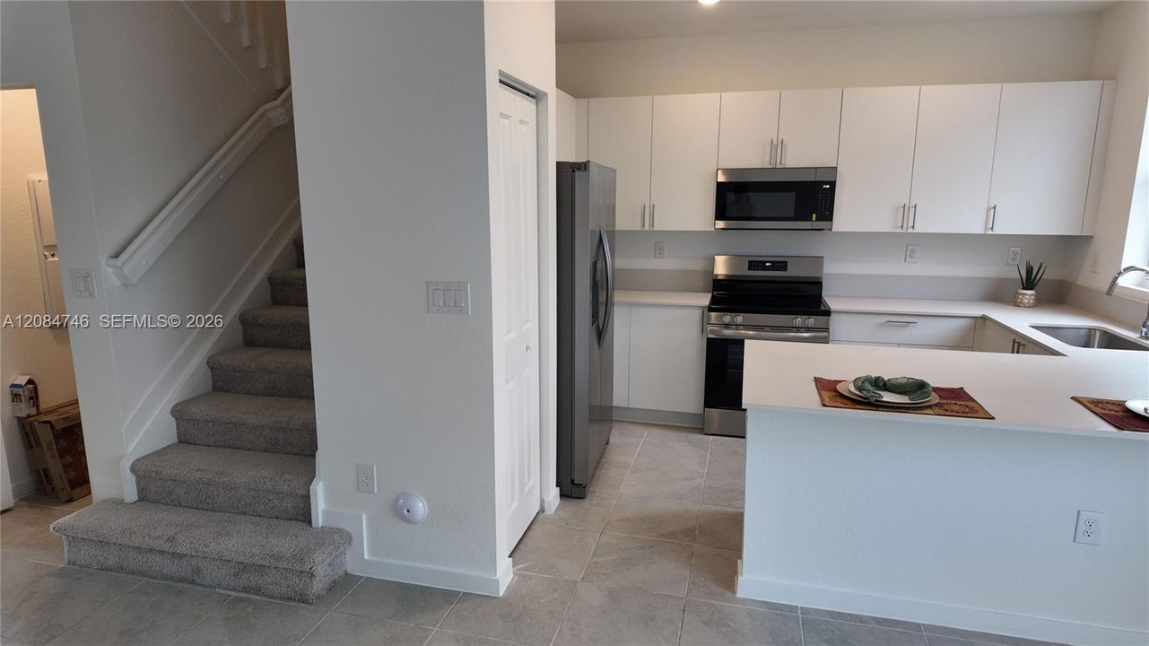 For Rent: $2,800 (3 beds, 2 baths, 0 Square Feet)