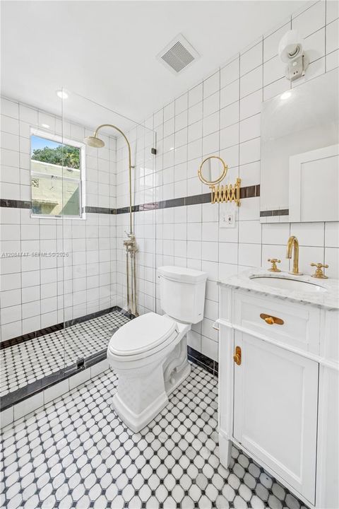 En Renta: $4,250 (2 camas, 2 baños, 1000 Pies cuadrados)