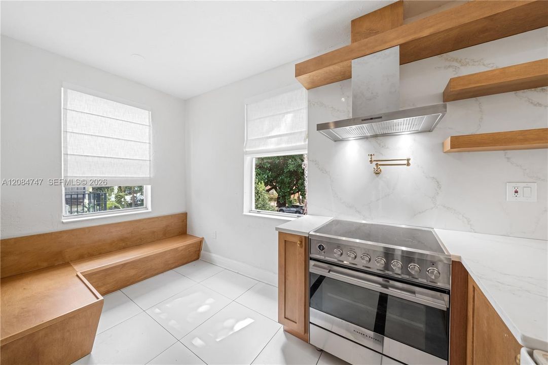 En Renta: $4,250 (2 camas, 2 baños, 1000 Pies cuadrados)
