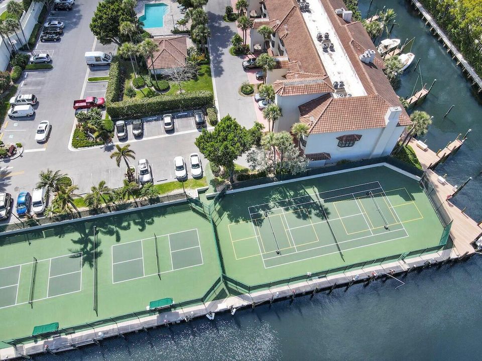 Pickleball Courts