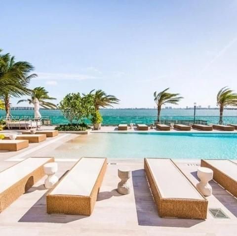 En Venta: $1,200,000 (2 camas, 3 baños, 1137 Pies cuadrados)