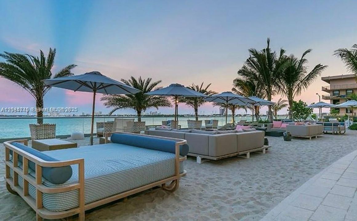 En Venta: $1,200,000 (2 camas, 3 baños, 1137 Pies cuadrados)