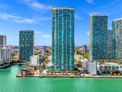 En Venta: $1,200,000 (2 camas, 3 baños, 1137 Pies cuadrados)