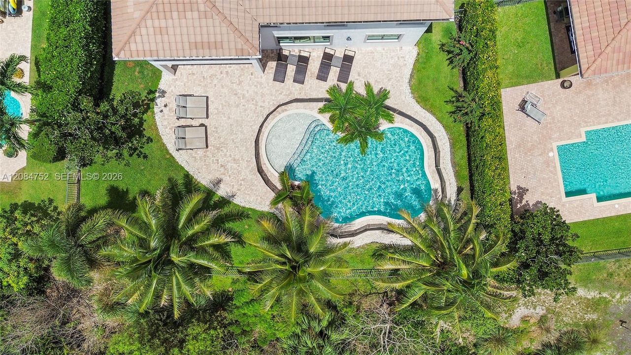 На продажу: $2,025,000 (5 спален, 4 ванн, 0 Квадратных фут)
