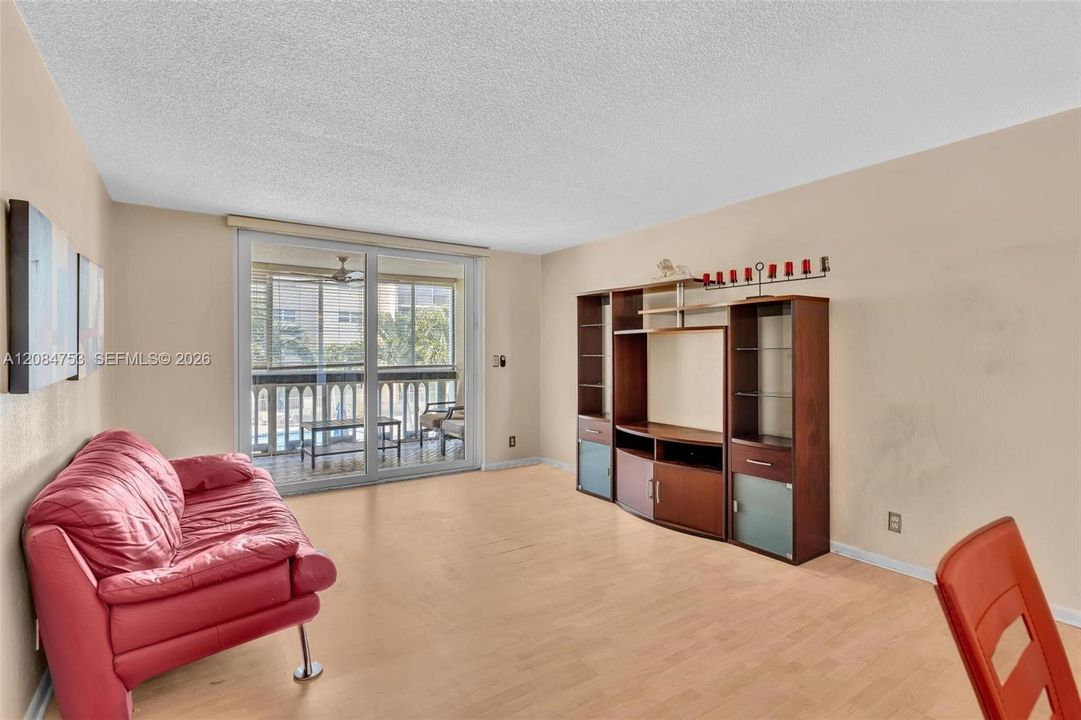 En Venta: $175,000 (1 camas, 1 baños, 847 Pies cuadrados)
