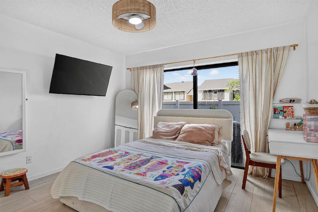 Bedroom 2-2