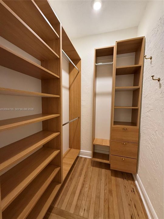 В аренду: $4,250 (2 спален, 2 ванн, 6064 Квадратных фут)