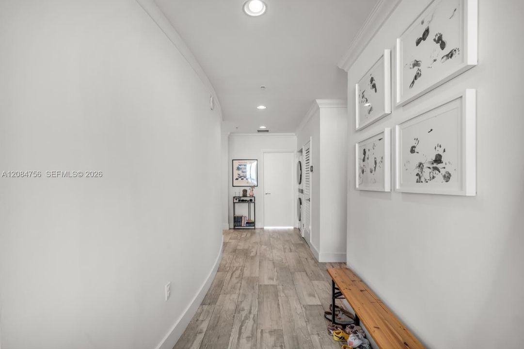 En Venta: $749,900 (3 camas, 3 baños, 1398 Pies cuadrados)