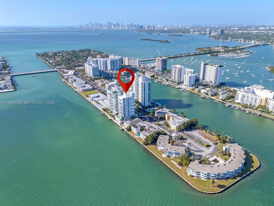 En Venta: $749,900 (3 camas, 3 baños, 1398 Pies cuadrados)