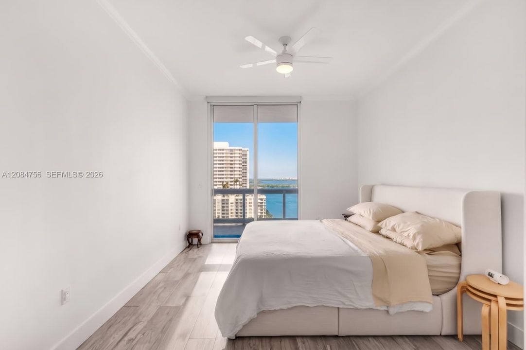 En Venta: $749,900 (3 camas, 3 baños, 1398 Pies cuadrados)
