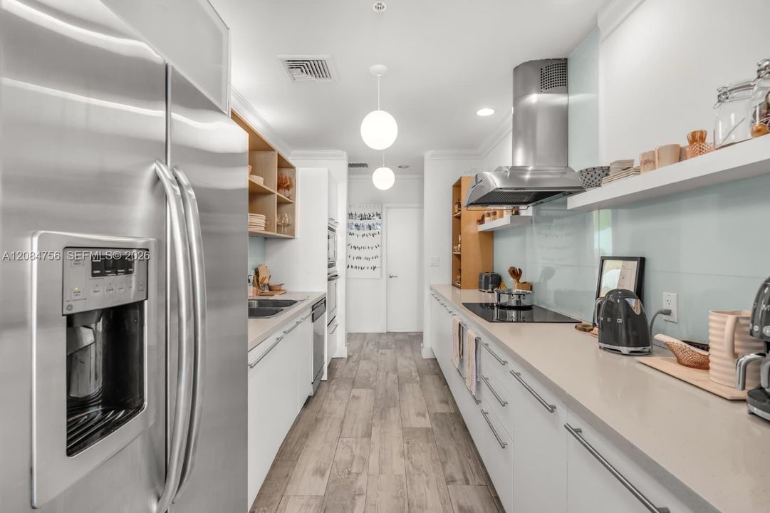 En Venta: $749,900 (3 camas, 3 baños, 1398 Pies cuadrados)