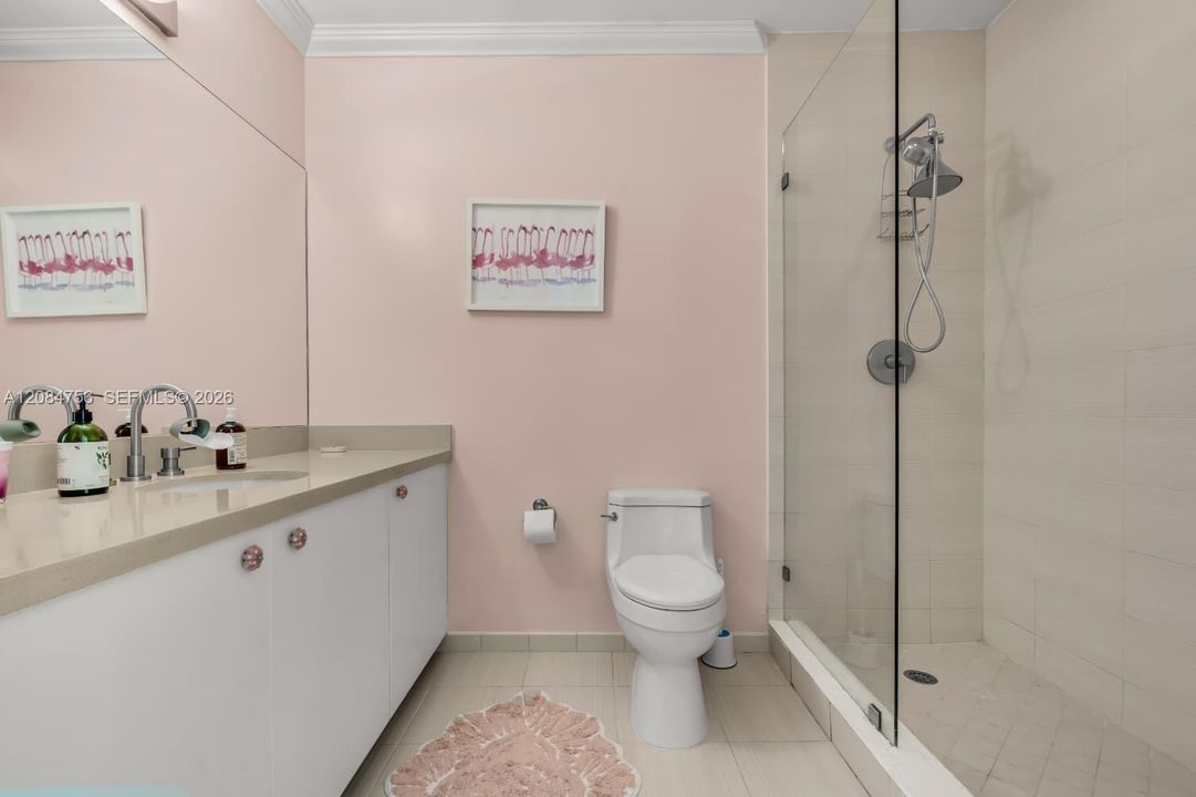 En Venta: $749,900 (3 camas, 3 baños, 1398 Pies cuadrados)