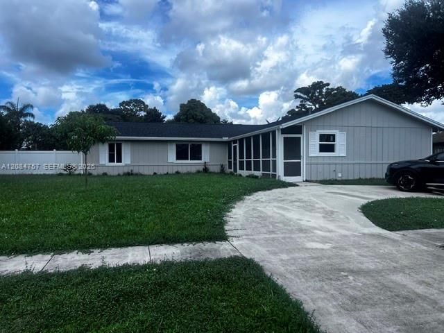 En Renta: $4,300 (5 camas, 3 baños, 1960 Pies cuadrados)