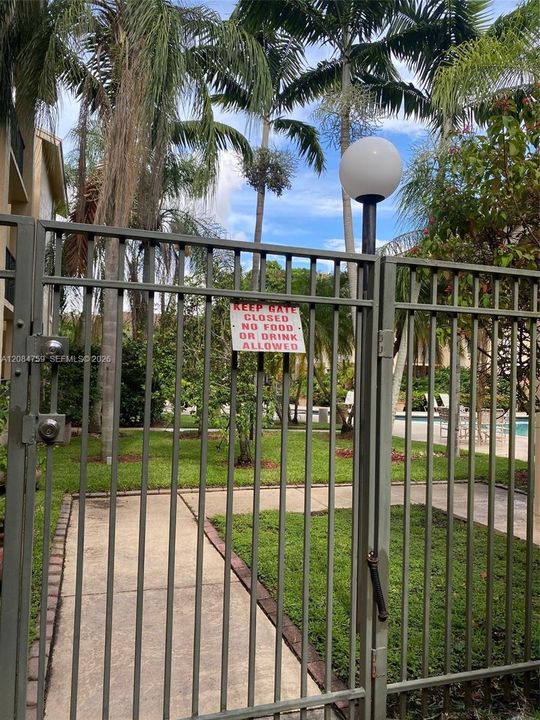 For Rent: $2,050 (2 beds, 2 baths, 1024 Square Feet)