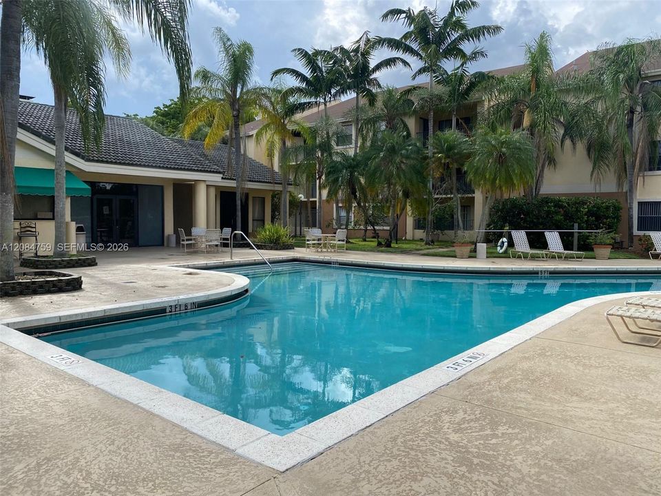 For Rent: $2,050 (2 beds, 2 baths, 1024 Square Feet)