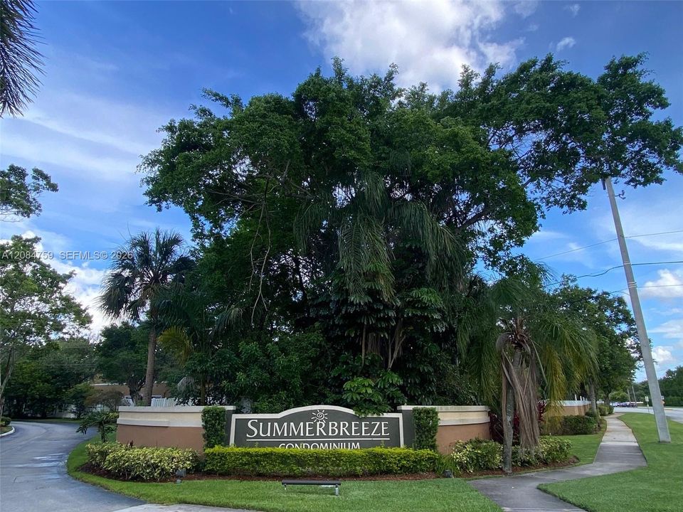 For Rent: $2,050 (2 beds, 2 baths, 1024 Square Feet)