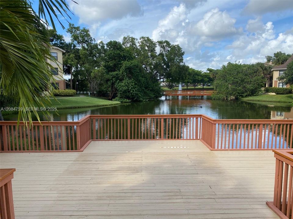 For Rent: $2,050 (2 beds, 2 baths, 1024 Square Feet)