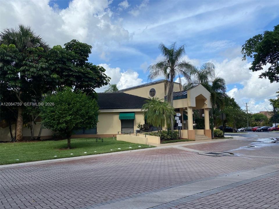 For Rent: $2,050 (2 beds, 2 baths, 1024 Square Feet)