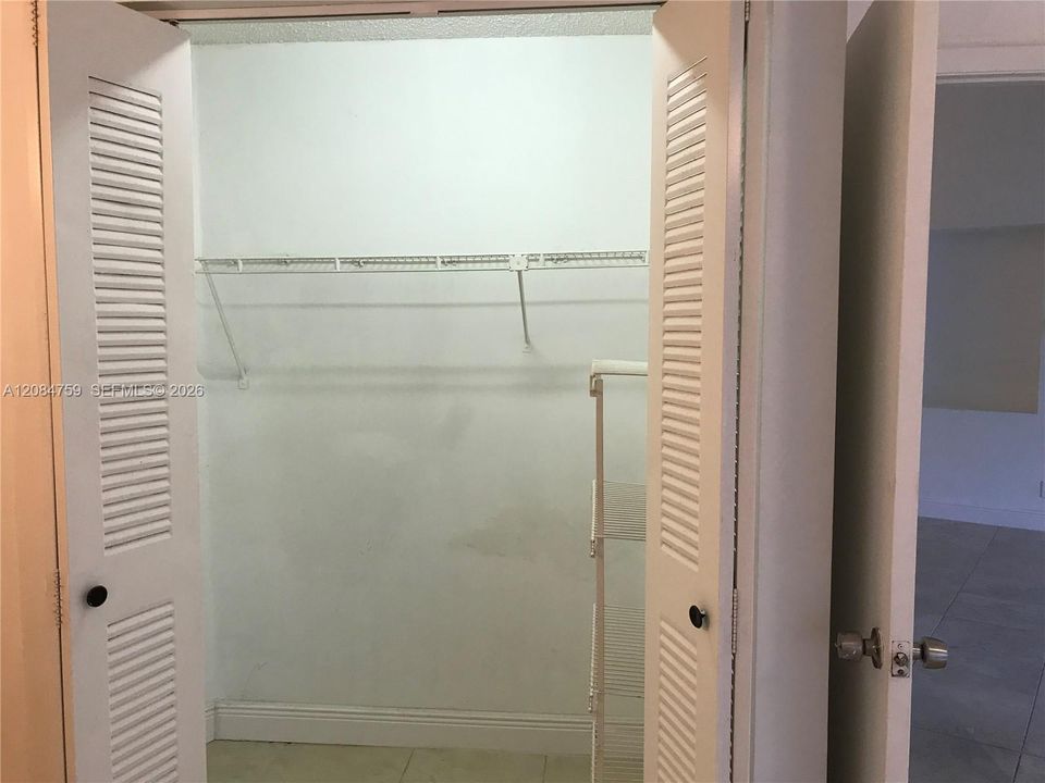 For Rent: $2,050 (2 beds, 2 baths, 1024 Square Feet)