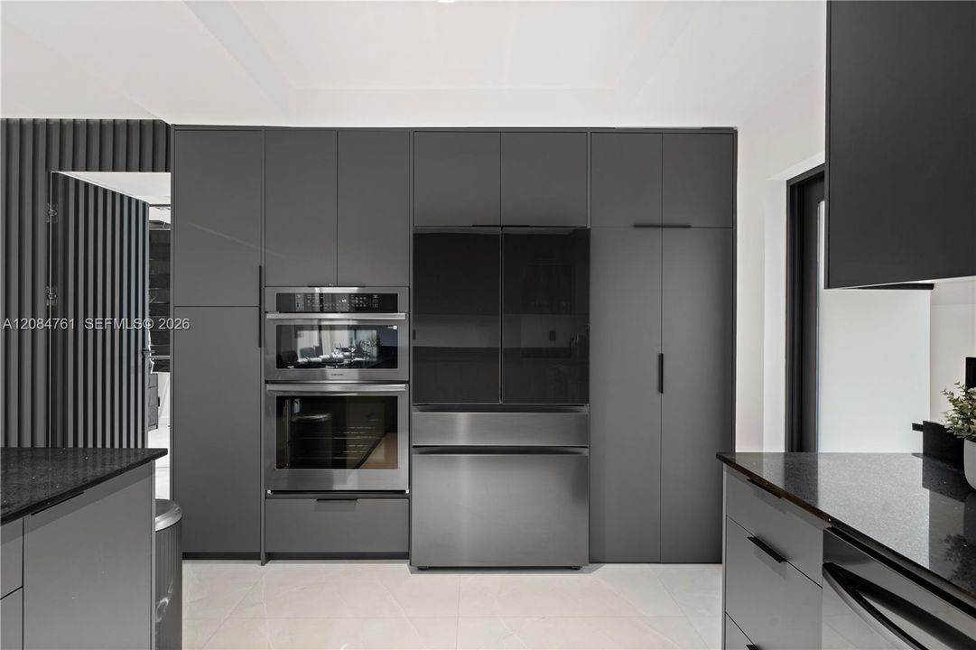 En Venta: $710,000 (3 camas, 2 baños, 934 Pies cuadrados)