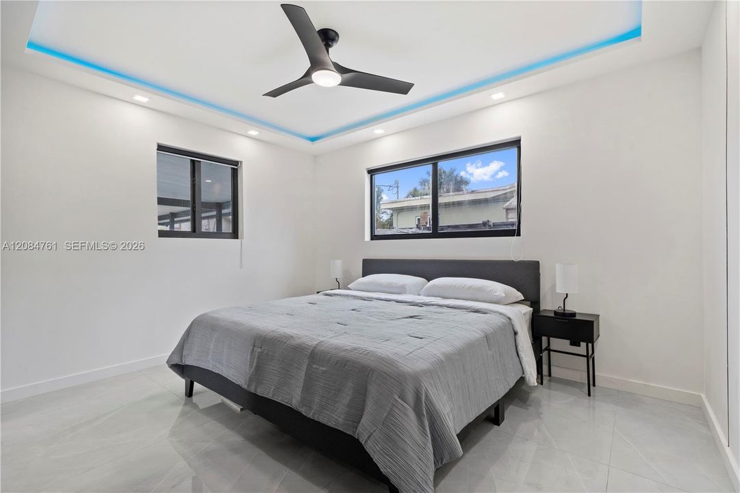 En Venta: $710,000 (3 camas, 2 baños, 934 Pies cuadrados)