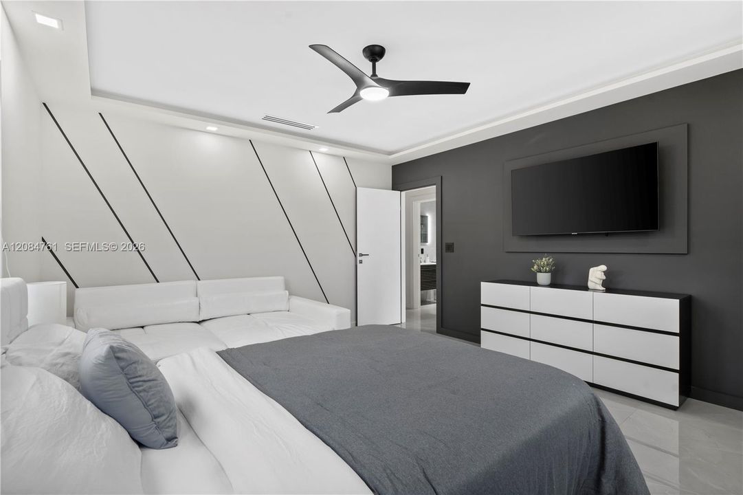 En Venta: $710,000 (3 camas, 2 baños, 934 Pies cuadrados)
