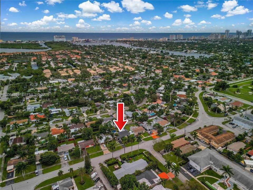 En Venta: $710,000 (3 camas, 2 baños, 934 Pies cuadrados)