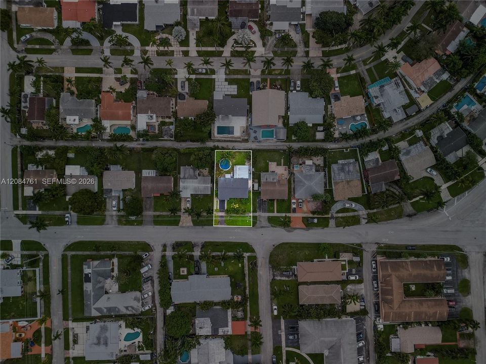En Venta: $710,000 (3 camas, 2 baños, 934 Pies cuadrados)