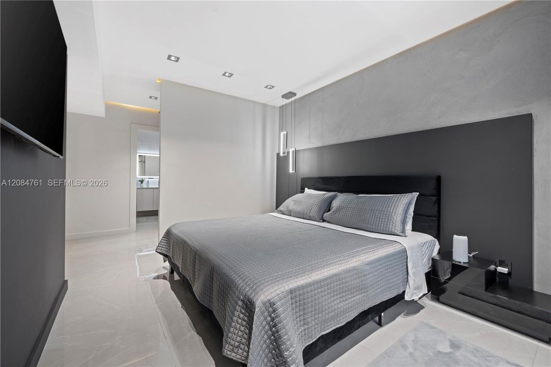 En Venta: $710,000 (3 camas, 2 baños, 934 Pies cuadrados)