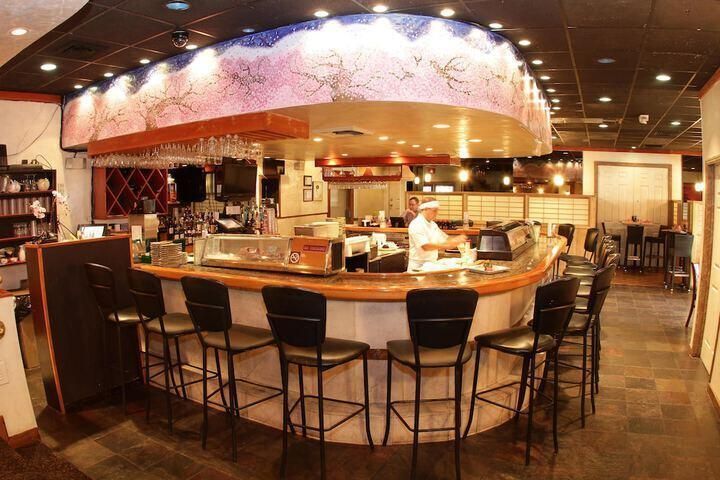 SUSHI BAR