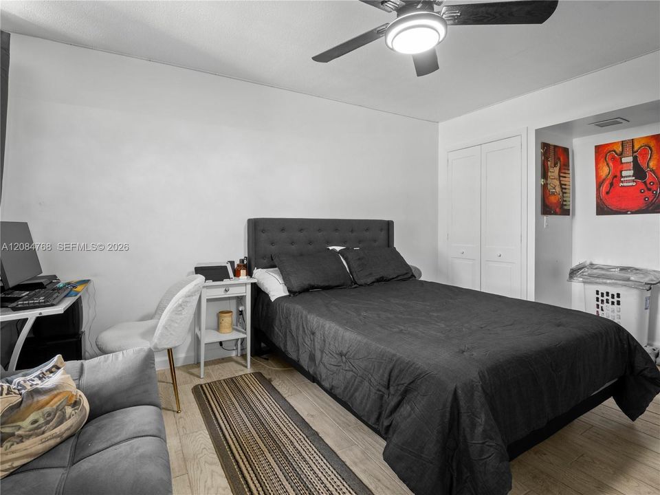 For Sale: $305,000 (3 beds, 2 baths, 1562 Square Feet)