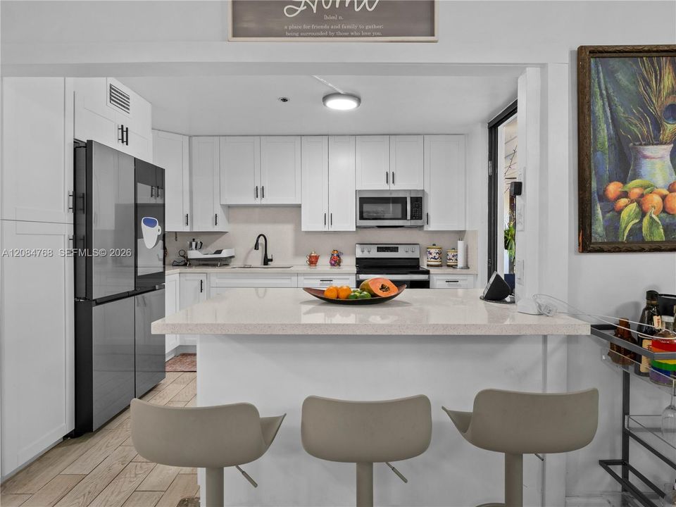 For Sale: $305,000 (3 beds, 2 baths, 1562 Square Feet)