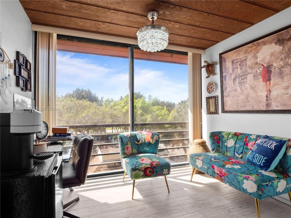 For Sale: $305,000 (3 beds, 2 baths, 1562 Square Feet)