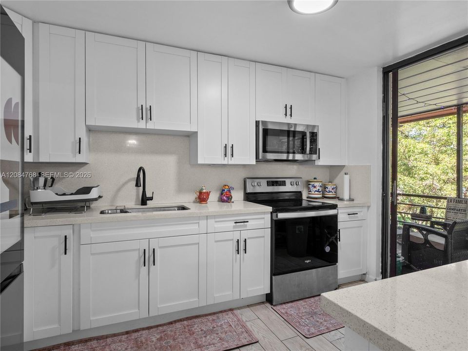 For Sale: $305,000 (3 beds, 2 baths, 1562 Square Feet)