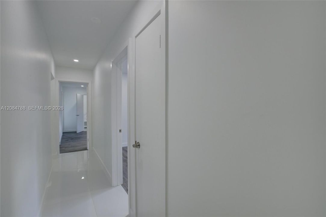 En Venta: $828,000 (3 camas, 3 baños, 1558 Pies cuadrados)