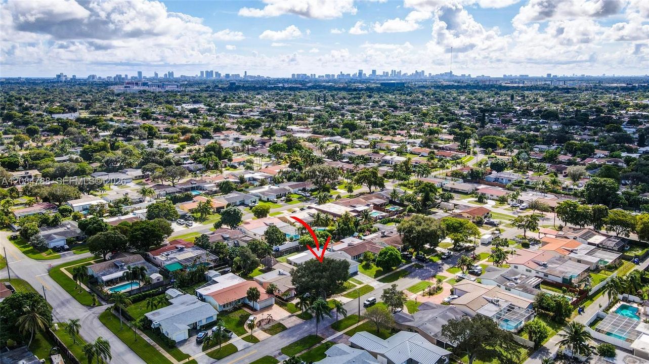 En Venta: $828,000 (3 camas, 3 baños, 1558 Pies cuadrados)
