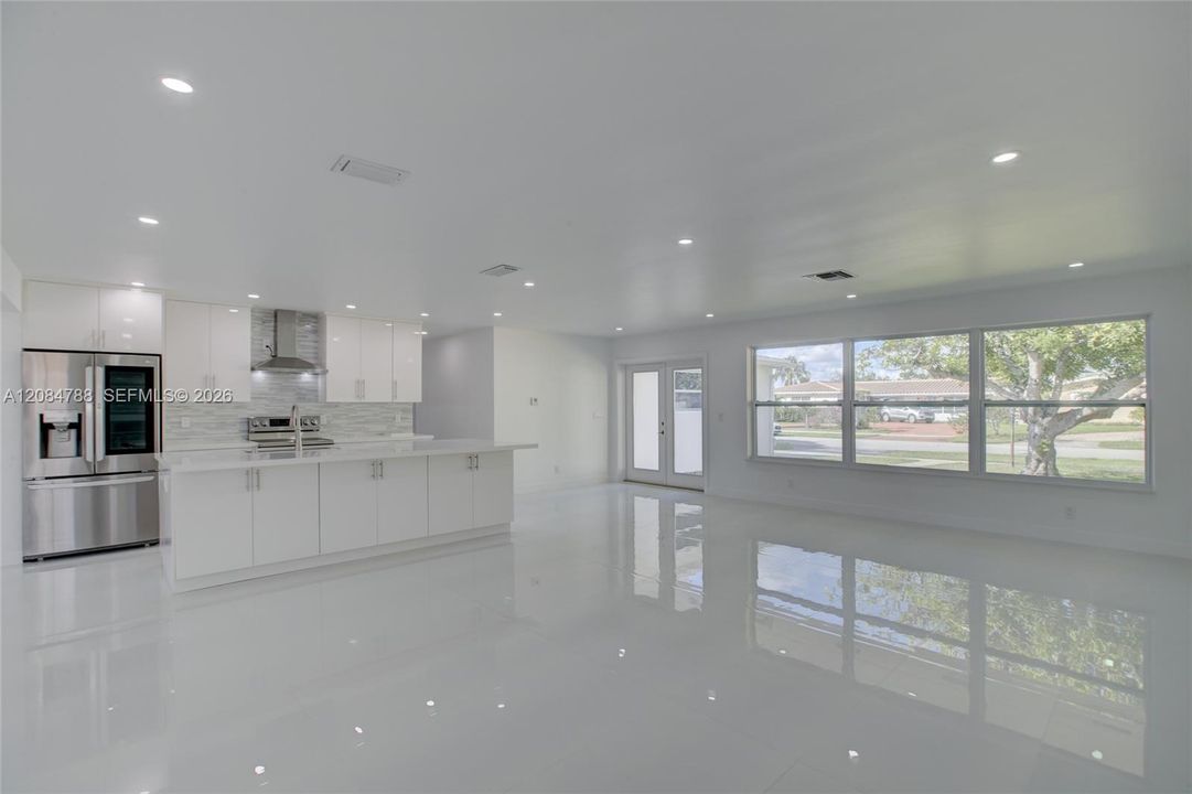En Venta: $828,000 (3 camas, 3 baños, 1558 Pies cuadrados)