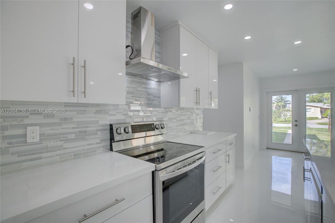 En Venta: $828,000 (3 camas, 3 baños, 1558 Pies cuadrados)