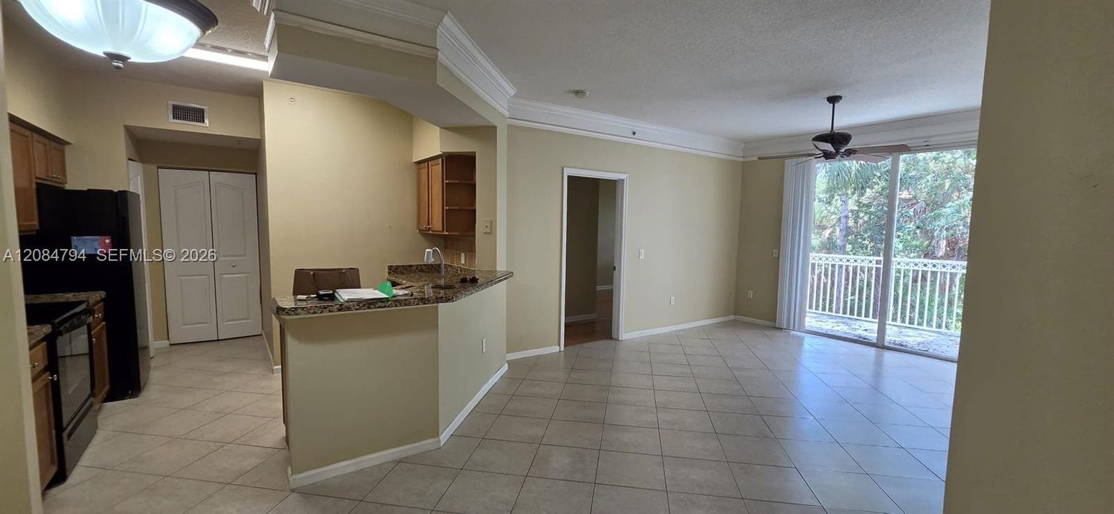 For Rent: $2,400 (2 beds, 2 baths, 1029 Square Feet)