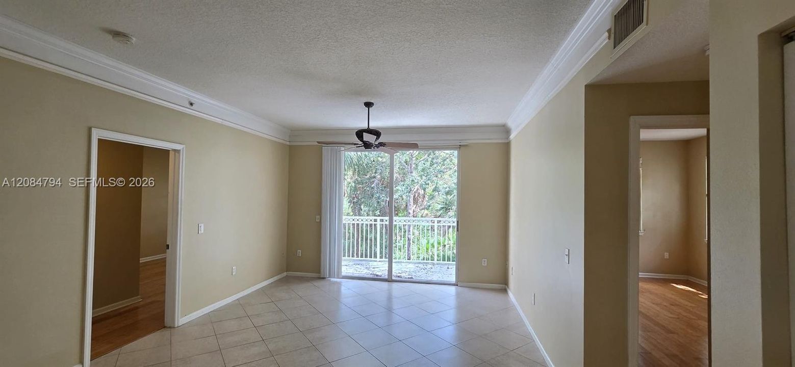 For Rent: $2,400 (2 beds, 2 baths, 1029 Square Feet)