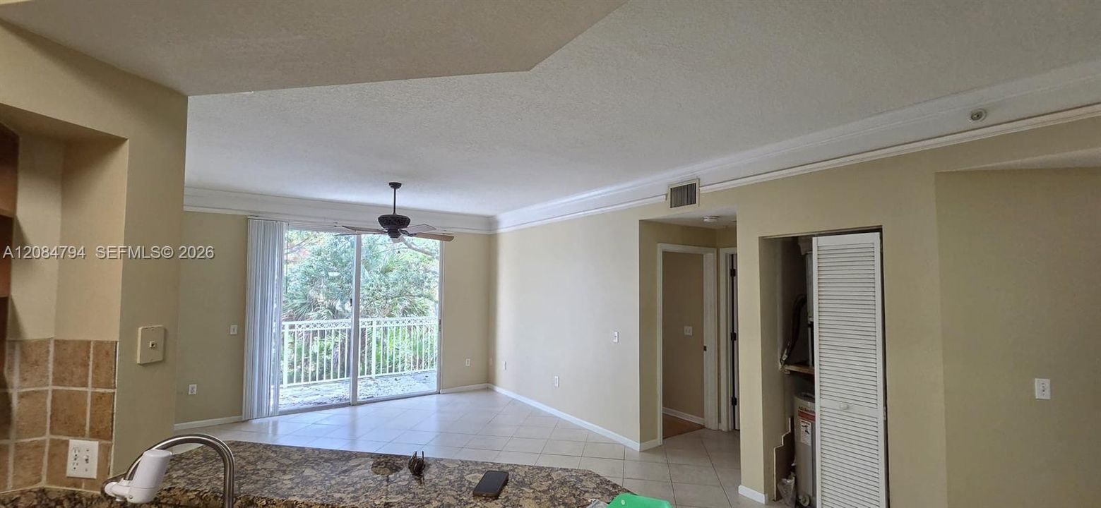 For Rent: $2,400 (2 beds, 2 baths, 1029 Square Feet)